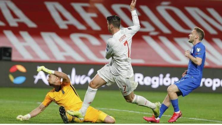 Cung cấp các tính năng đặc biệt như xem trực tiếp từ các góc quay khác nhau Cung cấp các tính năng đặc biệt như xem trực tiếp từ các góc quay khác nhau