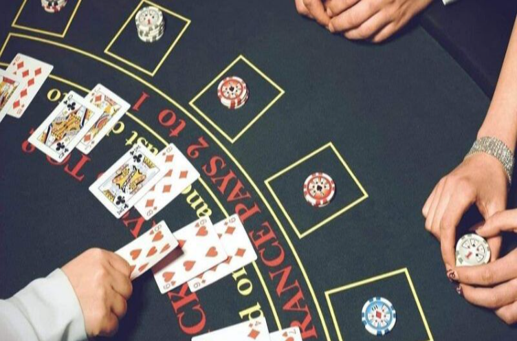 Cách tính điểm dằn - rút trong Xì dách cực vui mà bạn nên biết Cách tính điểm dằn - rút trong Xì dách cực vui mà bạn nên biết